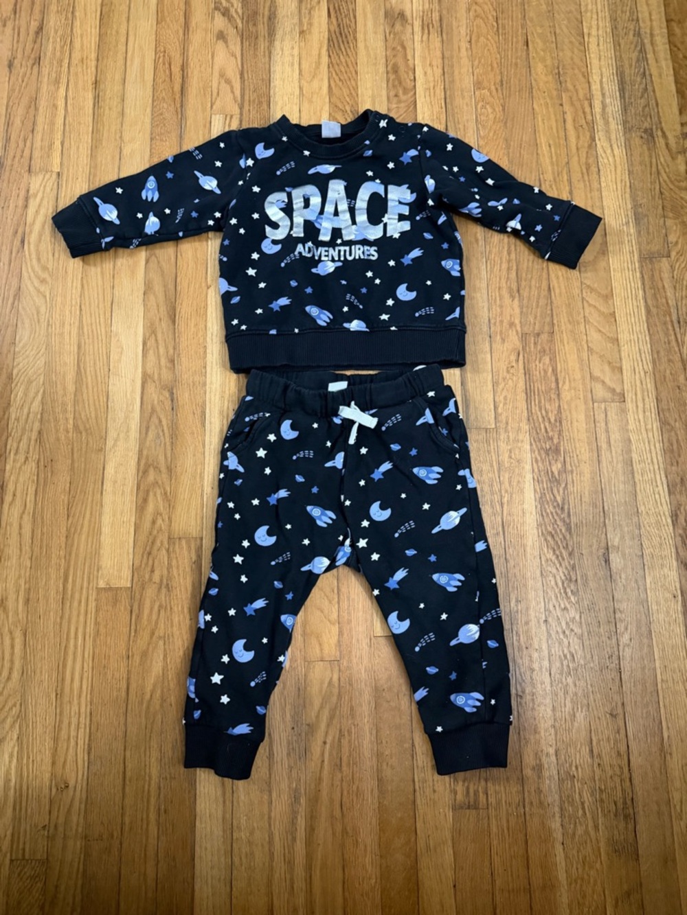 H&M 1.5- 2 years Black Kids Space Adventures Crewneck and joggers set